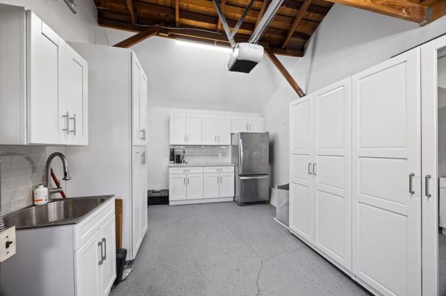 3755 Bay Road, Menlo Park CA: https://media.crmls.org/mediaz/e90b27e4-0b1c-468f-831a-61ee22918d23.jpg