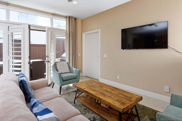 292 Bonair St, La Jolla CA: https://media.crmls.org/mediaz/e90c6d4a-5c3f-4eb9-95b5-ac294a0173b3.jpg