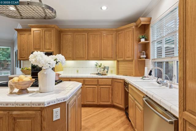 788 Woodwind Place, Walnut Creek CA: https://media.crmls.org/mediaz/e90c9fbc-c41b-4285-92c8-e6c2a7a36f8d.jpg