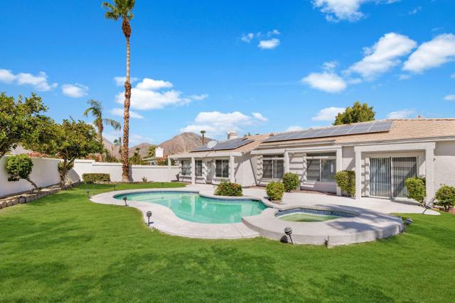 47970 Via Jardin, La Quinta CA: https://media.crmls.org/mediaz/e90d47f8-0e8c-49c9-905a-0ddfd1a273f9.jpg