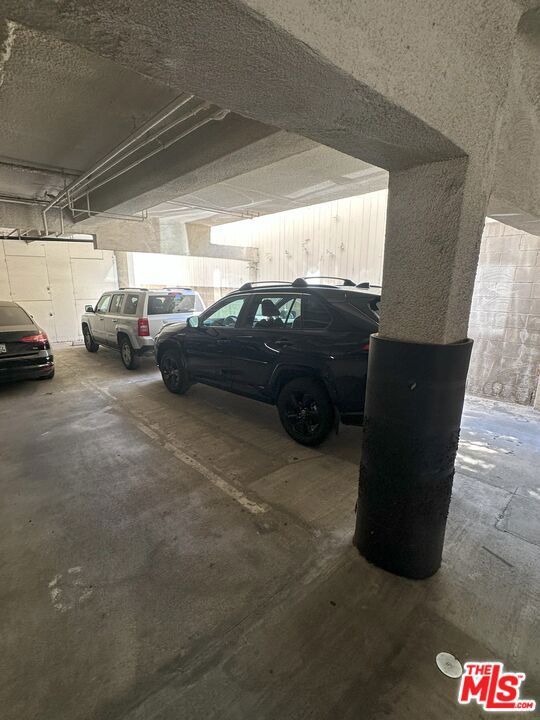 11662 Iowa Avenue, Los Angeles CA: https://media.crmls.org/mediaz/e90d4b09-fe0f-41c3-bb46-5248977f832d.jpg
