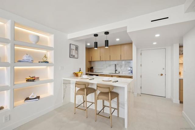 Image 9 of 29 For 1760 Avenida Del Mundo  901