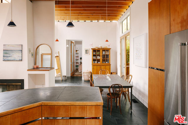 803 Boccaccio, Venice CA: https://media.crmls.org/mediaz/e90d9c21-ba11-448c-bd1e-e0d90c5b5c56.jpg