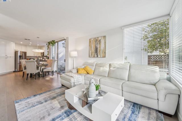 5310 E Lakeshore, San Ramon CA: https://media.crmls.org/mediaz/e90f0207-060b-4c35-987e-dad58dfbfb8c.jpg