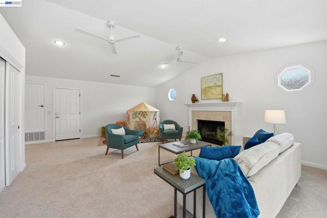 6387 Narcissus Ave, Newark CA: https://media.crmls.org/mediaz/e91115b5-b543-4a40-927b-9015ba07202e.jpg