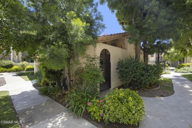 26341 W Bravo Lane, Calabasas CA: https://media.crmls.org/mediaz/e9121e1b-f24d-4c4f-8fa0-d5bded77c505.jpg