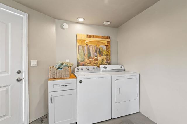166 Willow Road, Menlo Park CA: https://media.crmls.org/mediaz/e9121e2c-4cb2-4b9f-b9cc-0baee9e415d3.jpg