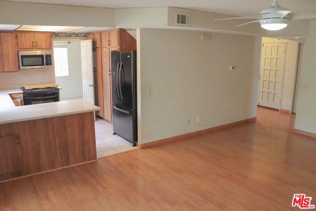 2459 Kimberly Avenue photo 7