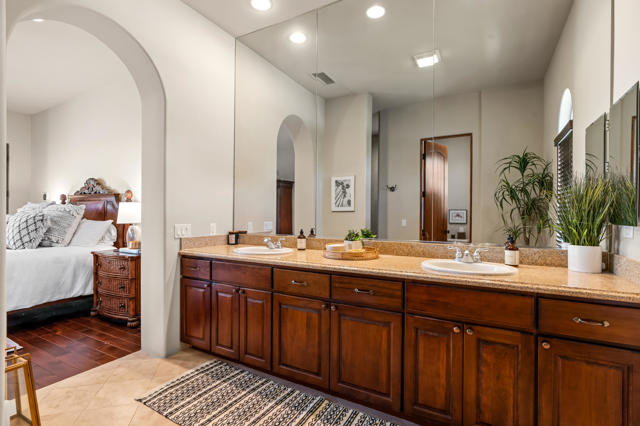56738 Palms Dr Drive, La Quinta CA: https://media.crmls.org/mediaz/e9127355-e99a-4504-92da-2ff80943039f.jpg