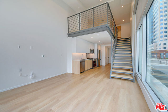 200 W Ocean Boulevard, Long Beach CA: https://media.crmls.org/mediaz/e913092a-078c-46f1-b857-563e7e6b8b2a.jpg