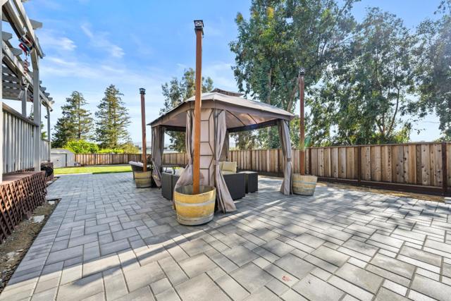 151 Tierra Del Sol, Hollister CA: https://media.crmls.org/mediaz/e9133442-f17e-435c-b5d2-1aefabdd1297.jpg