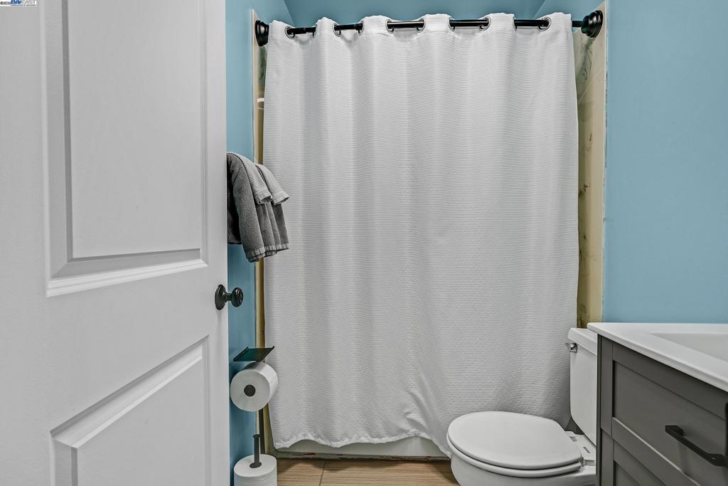 https://media.crmls.org/mediaz/e9137719-6e7d-4088-b0d6-8b582520c746.jpg?preset=X-Large