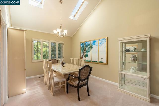 6082 Slopeview Ct, Castro Valley CA: https://media.crmls.org/mediaz/e9141bfe-36de-4fa6-a82e-4459e4643ca4.jpg