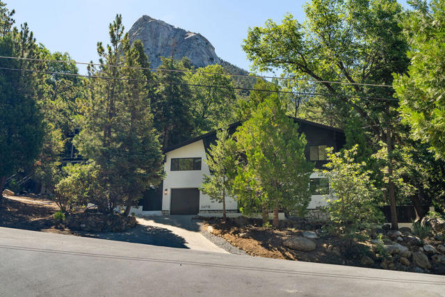 24718 Fern Valley Road, Idyllwild CA: https://media.crmls.org/mediaz/e9143586-56a1-4951-af70-473ef98583f5.jpg