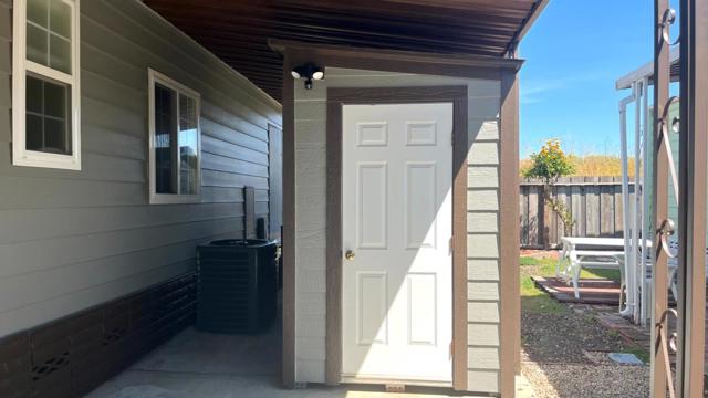 690 Persian Drive, Sunnyvale CA: https://media.crmls.org/mediaz/e9147c53-d147-47bf-bdb6-75a73912f3f1.jpg