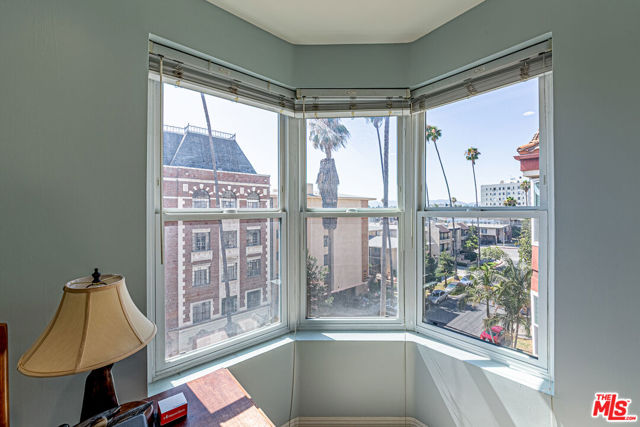 620 S Gramercy Place, Los Angeles CA: https://media.crmls.org/mediaz/e9149bd5-c8d8-4a66-b648-92740db61828.jpg
