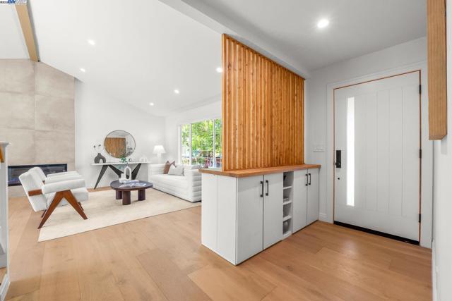 7574 Birkdale Dr, Newark CA: https://media.crmls.org/mediaz/e9154f95-2383-4c5a-a29c-f9b0677e06c9.jpg
