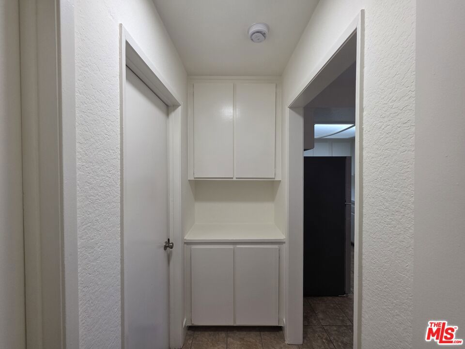 https://media.crmls.org/mediaz/e915c52f-fb6d-4bda-9071-51c5ebc6a055.jpg?preset=X-Large