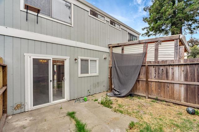 2560 Kenton Court, Santa Rosa CA: https://media.crmls.org/mediaz/e9167bee-b419-4f35-97d2-a47e4f5c2d32.jpg