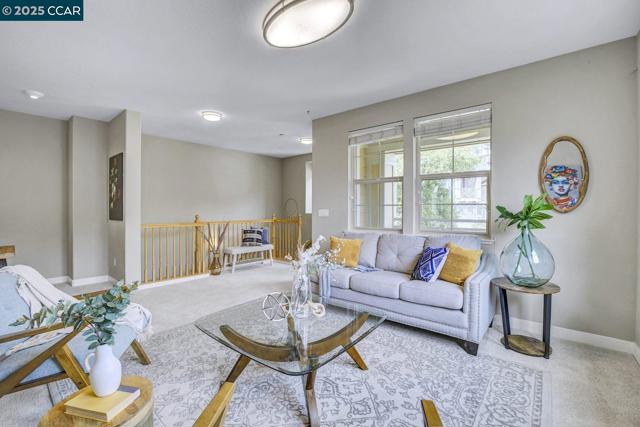 6130 Old Quarry Loop, Oakland CA: https://media.crmls.org/mediaz/e916a604-12b8-4e3d-9964-9726c1f6fe3e.jpg