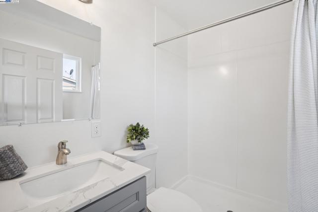 1165 Amend St, Pinole CA: https://media.crmls.org/mediaz/e916e144-6a54-4bf6-9513-ad3a4de0d34e.jpg