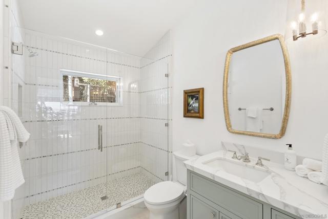 1059 Ocean Blvd, Coronado CA: https://media.crmls.org/mediaz/e91759ff-af7c-46c0-bed3-525a11270b77.jpg