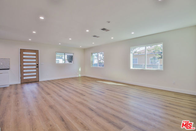 11065 Ruthelen Street, Los Angeles, California 90047, 3 Bedrooms Bedrooms, ,2 BathroomsBathrooms,Single Family Residence,For Sale,Ruthelen,24407231