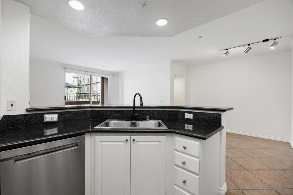 9263 Regents Rd - photo 11