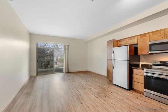889 Date St, San Diego CA: https://media.crmls.org/mediaz/e917e5e1-3016-445d-948c-701c5664bd4a.jpg