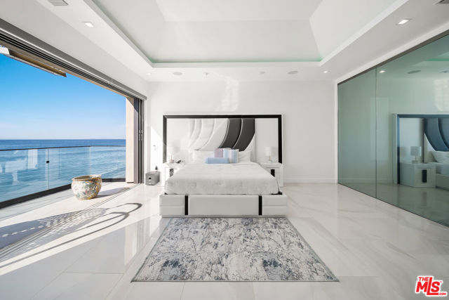 11350 Pacific Coast Highway, Malibu CA: https://media.crmls.org/mediaz/e917f828-6da6-4901-a897-95c18b7265c7.jpg