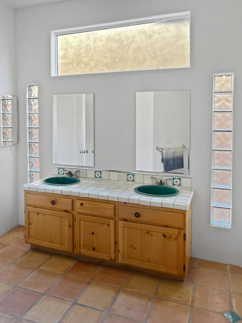 54670 Avenue Alvarado, La Quinta CA: https://media.crmls.org/mediaz/e9183d66-0d80-42eb-a9bb-7bb95c617fec.jpg