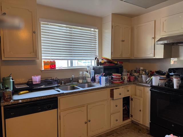834 Teresi Court, San Jose CA: https://media.crmls.org/mediaz/e919bcf2-08b9-4154-9d83-77b4a9eee8da.jpg