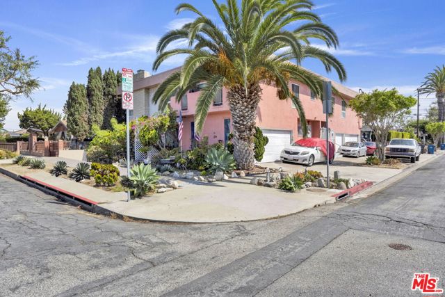 724 S Flower Street, Inglewood CA: https://media.crmls.org/mediaz/e919cfda-5447-4cad-98f4-9abe124c60d2.jpg