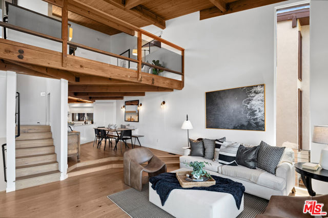 1183 La Mirada Street, Laguna Beach CA: https://media.crmls.org/mediaz/e91a4980-d0f8-4156-91f2-25c18b987447.jpg