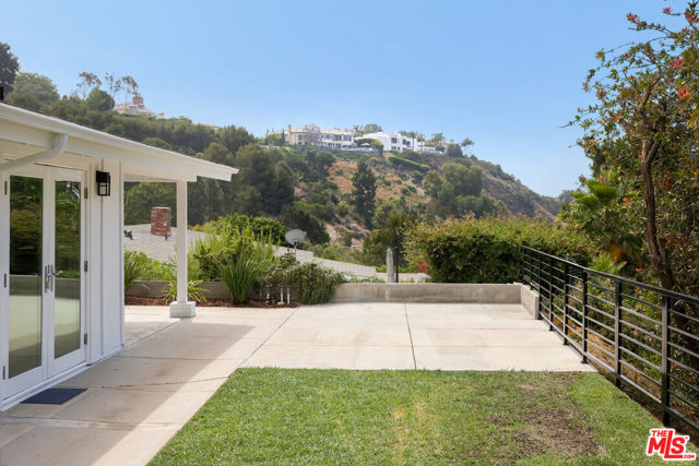 Drew Fenton | 1279 El Hito Circle Pacific Palisades CA | MLS: 7358476