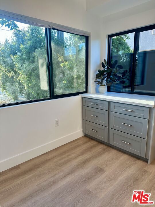 5414 S Mullen Avenue, Los Angeles CA: https://media.crmls.org/mediaz/e91a884a-344e-4018-8080-3a28145eda0a.jpg