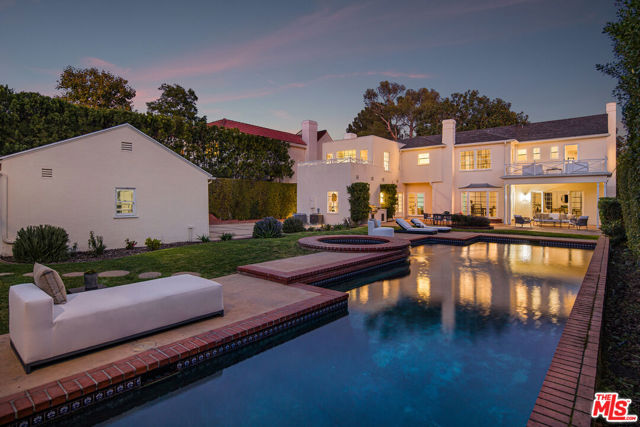 625 N Sierra Drive, Beverly Hills CA: https://media.crmls.org/mediaz/e91b2c47-3c6f-4175-8042-b0f9cd60d6c8.jpg