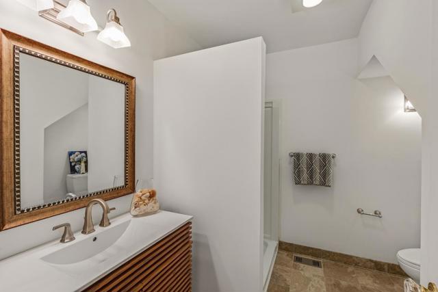 838 Walnut Avenue, Burlingame CA: https://media.crmls.org/mediaz/e91b4cb8-51c9-4664-b0dd-3f9e806550bd.jpg