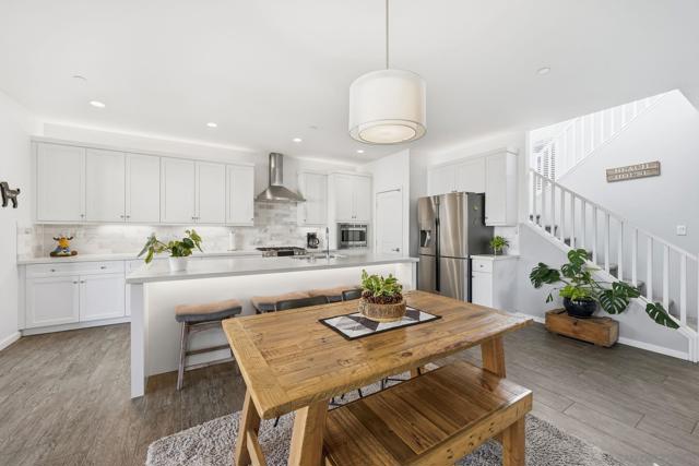 8337 Summit way, San Diego CA: https://media.crmls.org/mediaz/e91b7540-233d-4547-92b2-afdd0bf6cf60.jpg