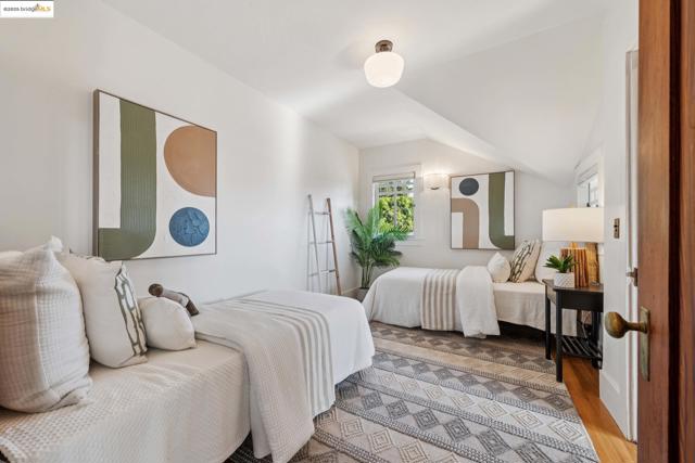 1309 Arch St, Berkeley CA: https://media.crmls.org/mediaz/e91baf52-42e9-4316-847a-73e13ffe266b.jpg