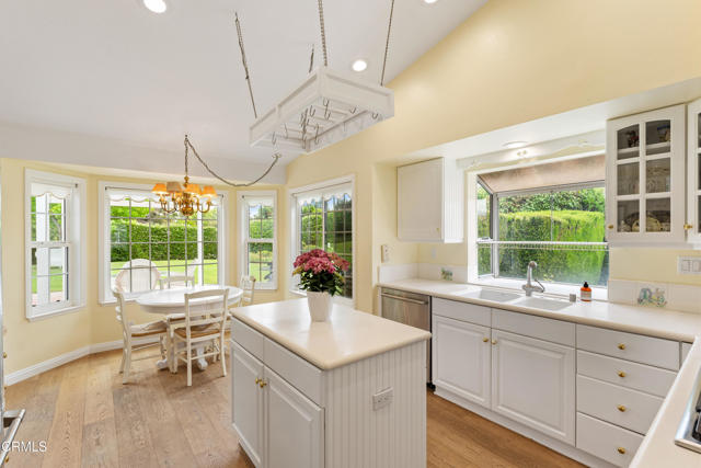 6861 Aviano Drive, Camarillo CA: https://media.crmls.org/mediaz/e91bceb5-af6c-4fe1-bd81-a514e90289de.jpg