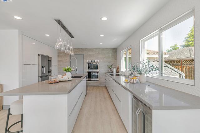 5324 Selma Ave, Fremont CA: https://media.crmls.org/mediaz/e91c20da-dc83-485e-a736-ab71e0372d38.jpg