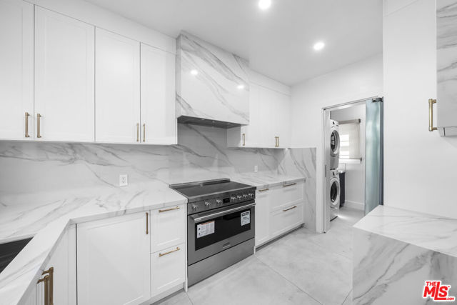 1722 N Vista Street, Los Angeles CA: https://media.crmls.org/mediaz/e91cc0cc-dcae-4757-a657-aa2c8505e185.jpg