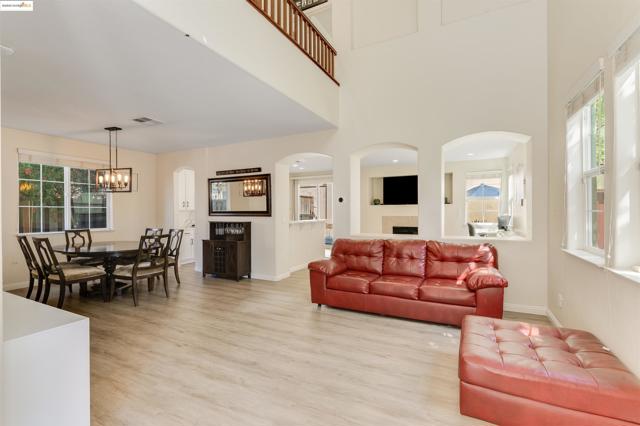 569 Primitivo Ct, Fairfield CA: https://media.crmls.org/mediaz/e91cebb4-9805-4464-bd85-52c62b2498ce.jpg