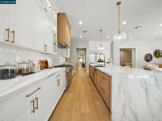 180 Castle Hill Ranch, Walnut Creek CA: https://media.crmls.org/mediaz/e91d700f-d9f4-46a7-bc7a-010749416ae0.jpg