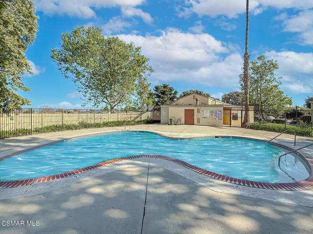 1683 Addax Circle, Ventura CA: https://media.crmls.org/mediaz/e91d7f66-7367-479f-b3fe-a9bd9b2a9f01.jpg