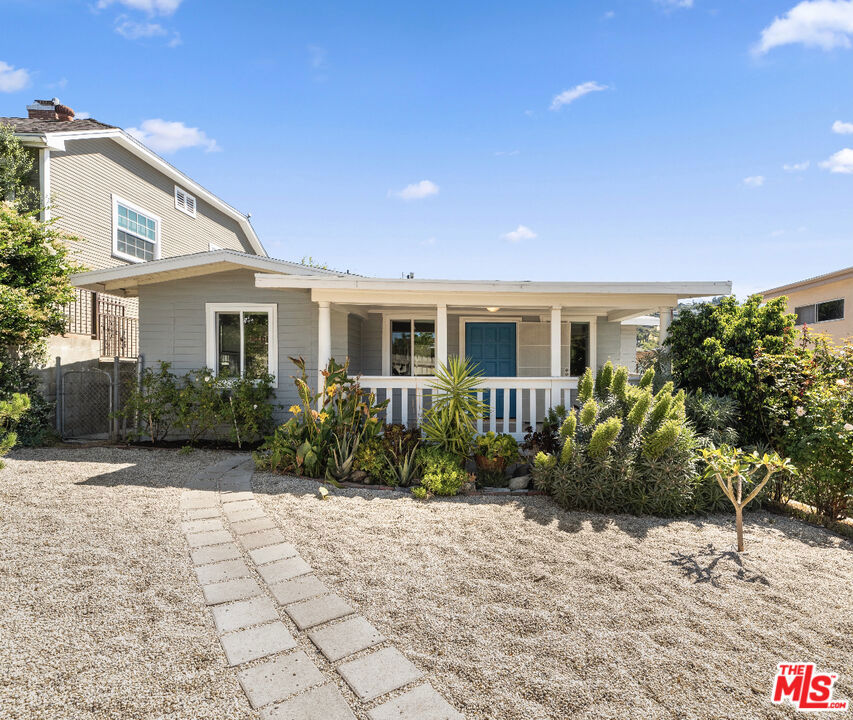 Sold 2683 Moss Avenue, Los Angeles, CA 90065 3 Beds / 2 Full Baths