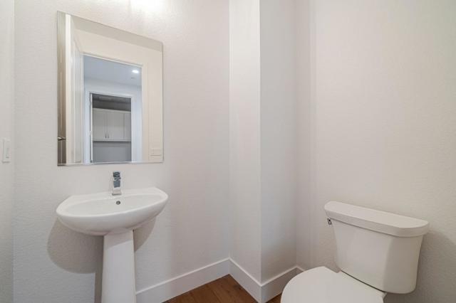 1021 Sinopia Terrace, San Ramon CA: https://media.crmls.org/mediaz/e91e2a11-7432-4dcf-a94b-bb8994af839e.jpg