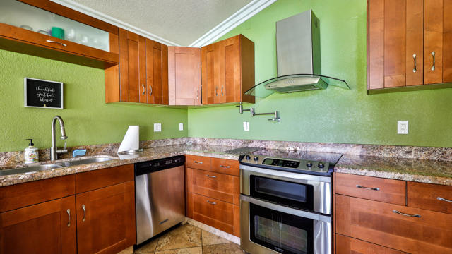 76895 Morocco Road, Palm Desert CA: https://media.crmls.org/mediaz/e91eb24a-e174-4970-8117-39d0ae4064f1.jpg