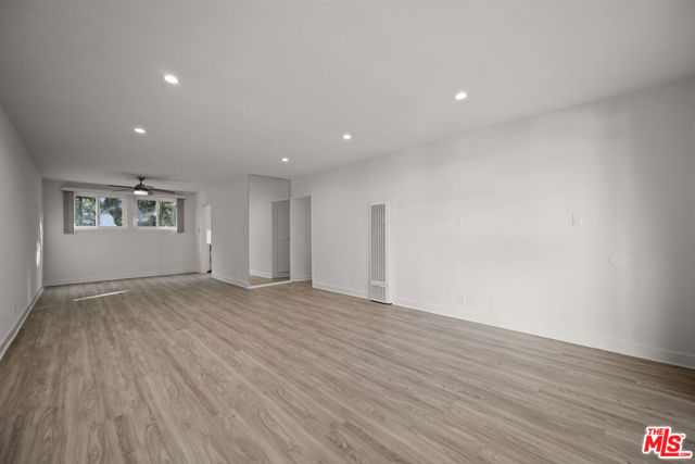 605 S Barrington Avenue, Los Angeles CA: https://media.crmls.org/mediaz/e91f20c1-4a1d-4c08-90dc-91ab43cfc5a4.jpg